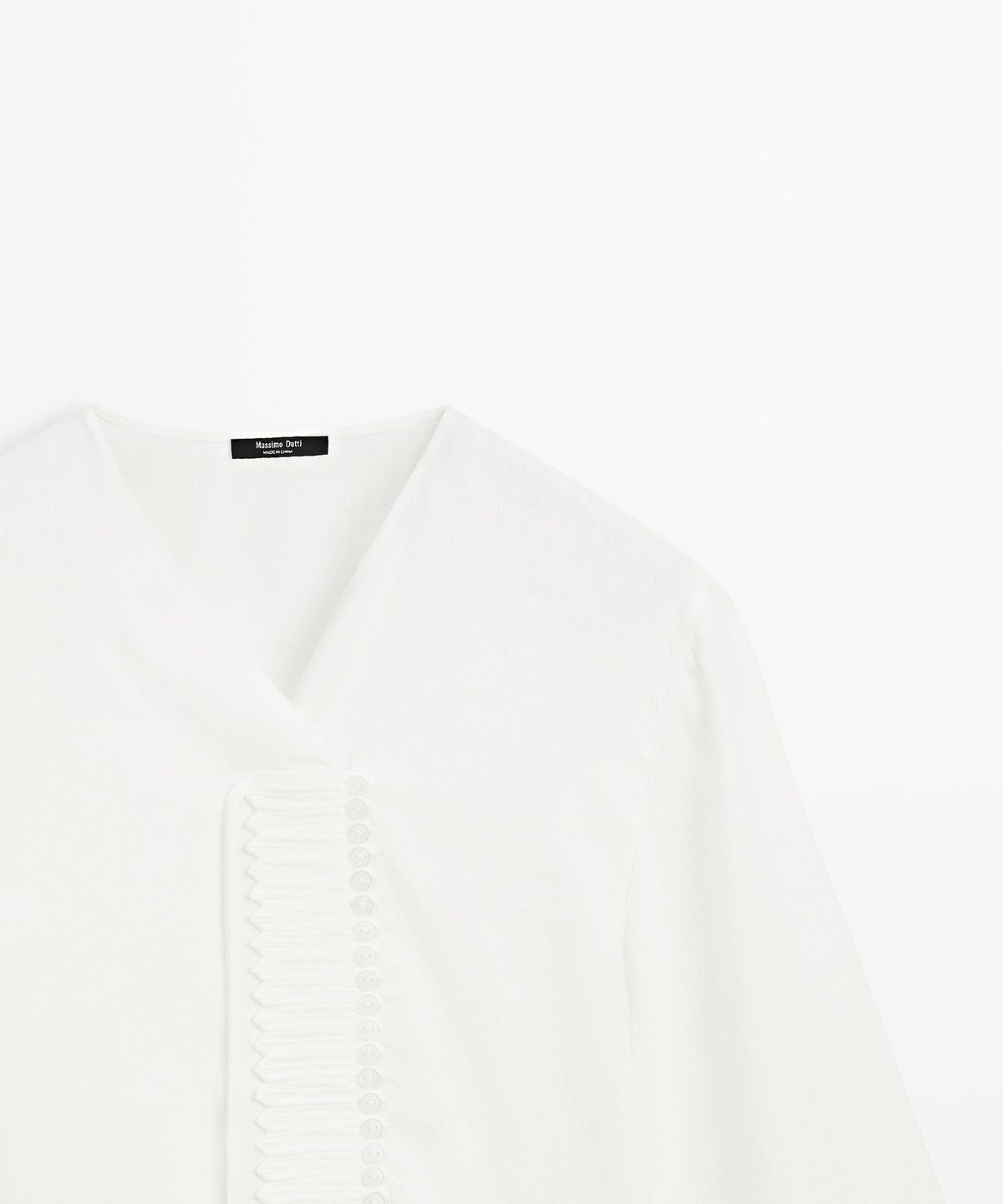 마시모두띠(MASSIMO DUTTI) 버튼 디테일 린넨 플루이드 블라우스