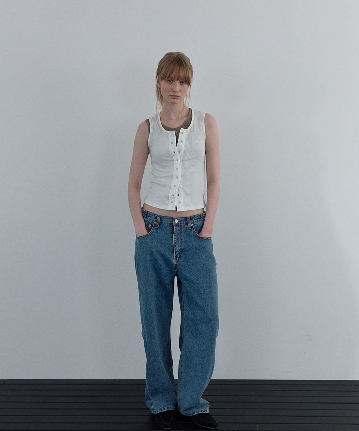 우네씬(UUNE SCENE) Side Strap Denim Pants