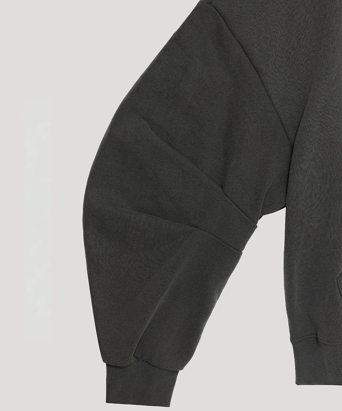 우네씬(UUNE SCENE) Asymmetric Off-Shoulder Hoodie_Charcoal