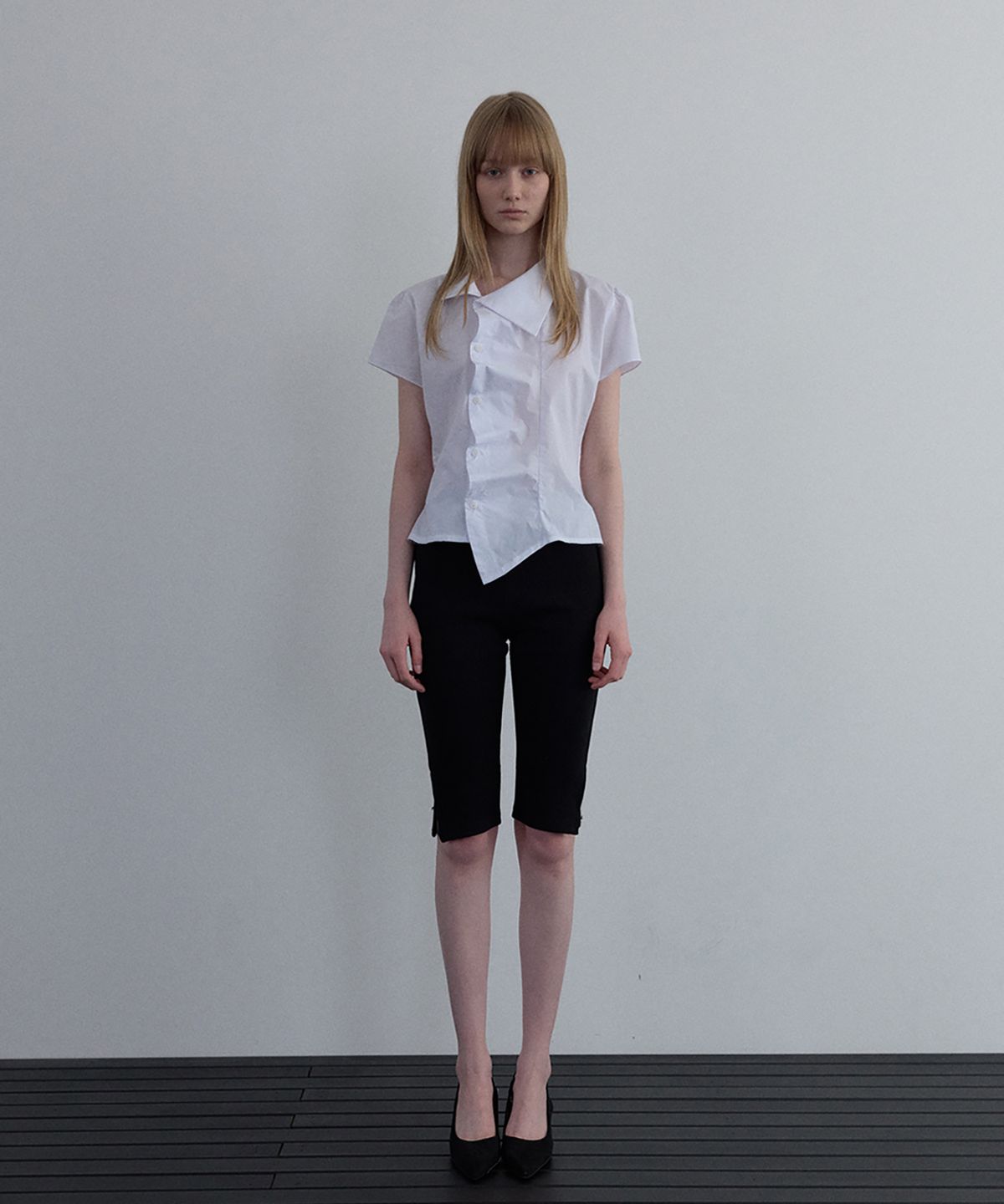 우네씬(UUNE SCENE) Asymmetrical Shirred Blouse_Ivory