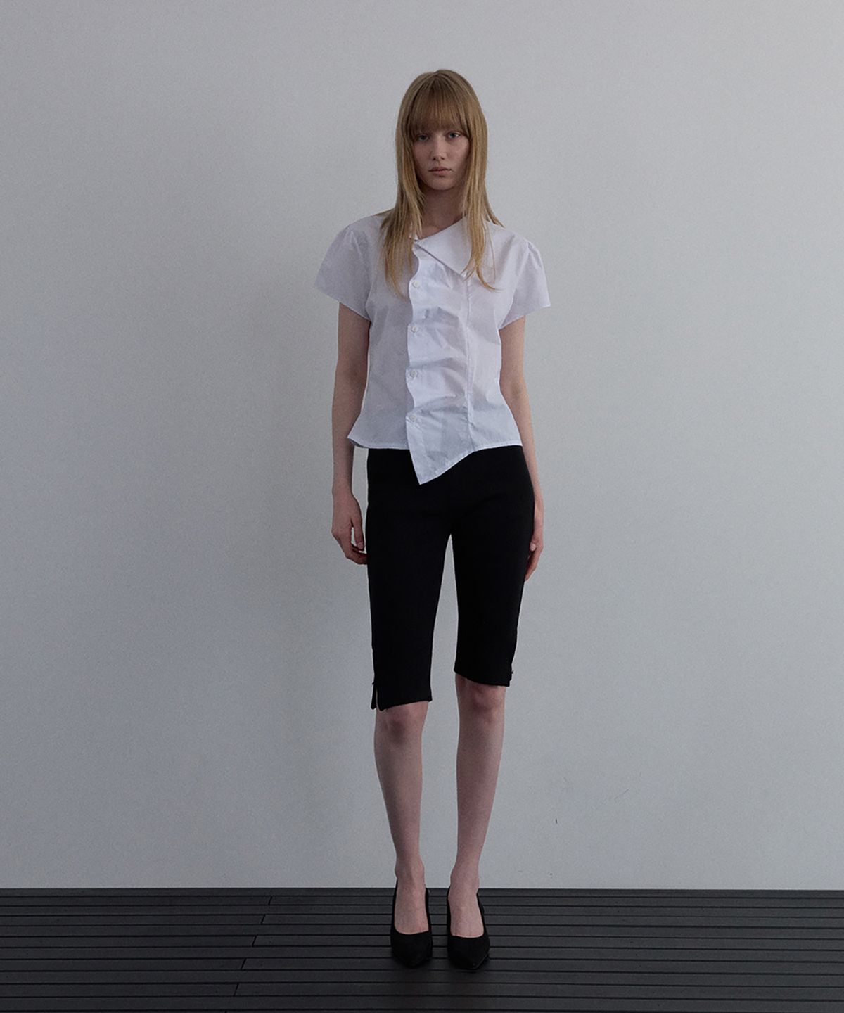 우네씬(UUNE SCENE) Asymmetrical Shirred Blouse_Ivory