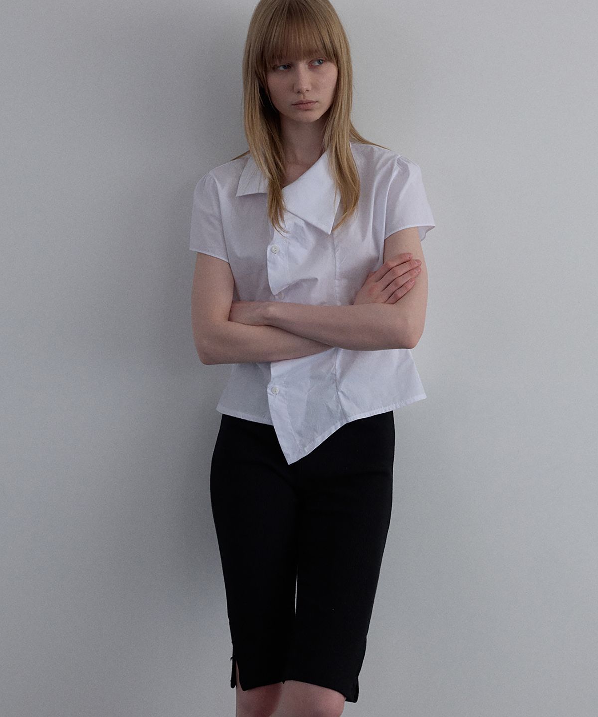 우네씬(UUNE SCENE) Asymmetrical Shirred Blouse_Ivory