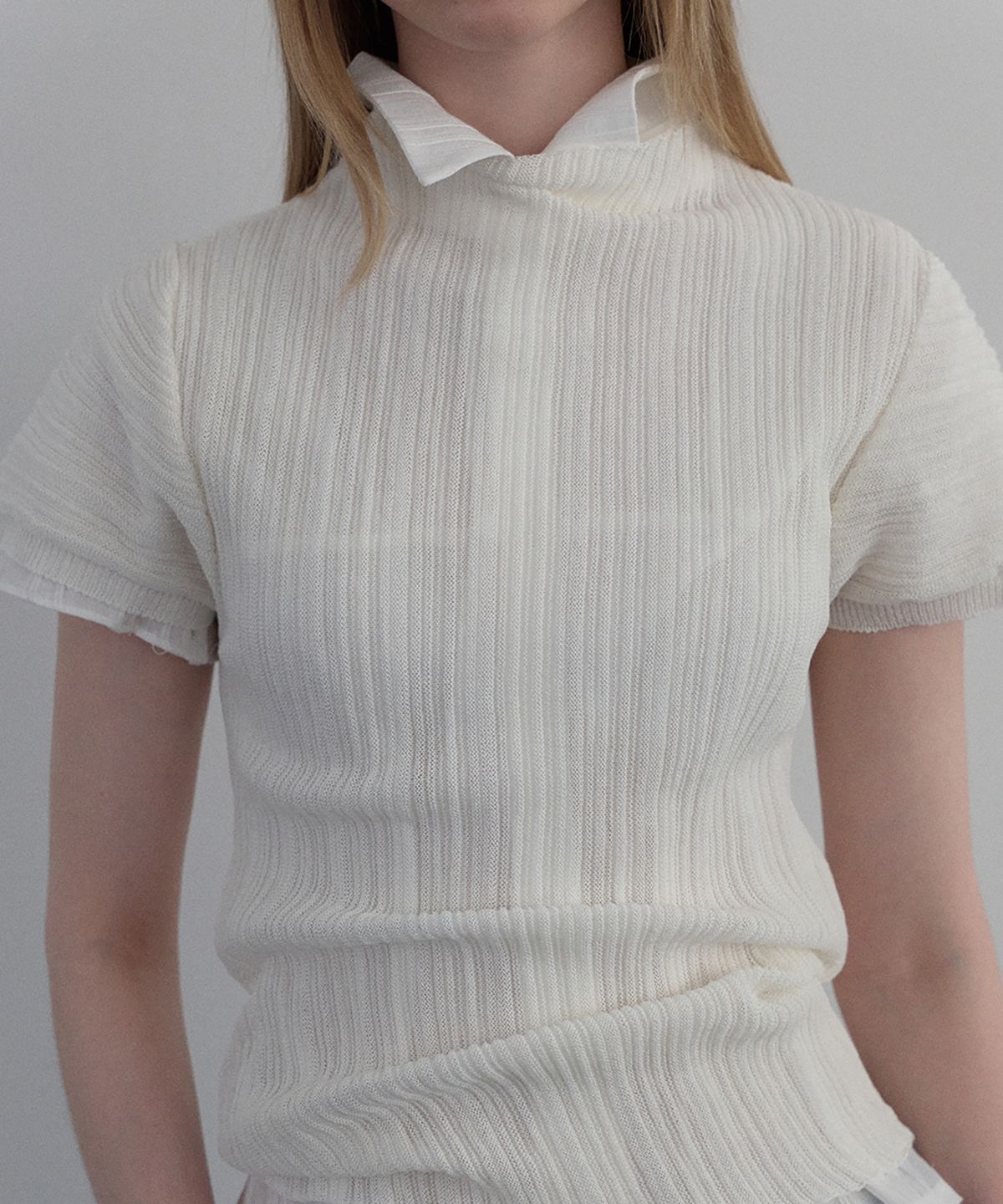 우네씬(UUNE SCENE) Pleated Half-Neck Knit_Ivory