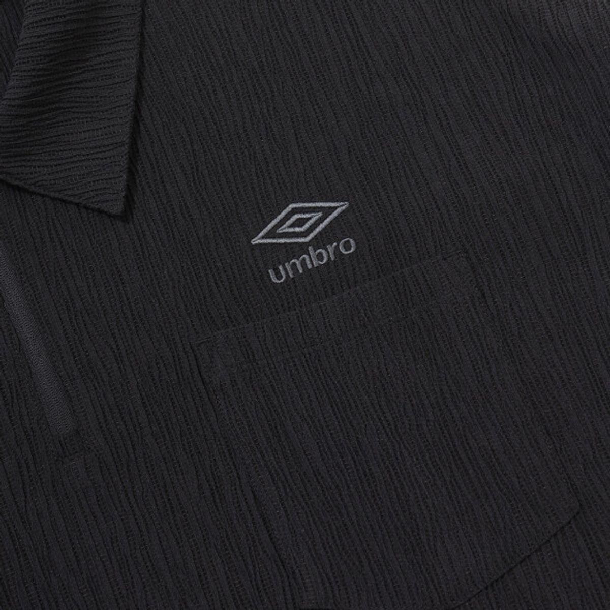 엄브로(UMBRO) 플리츠 카라 반팔 티셔츠 블랙 UR221CWT65