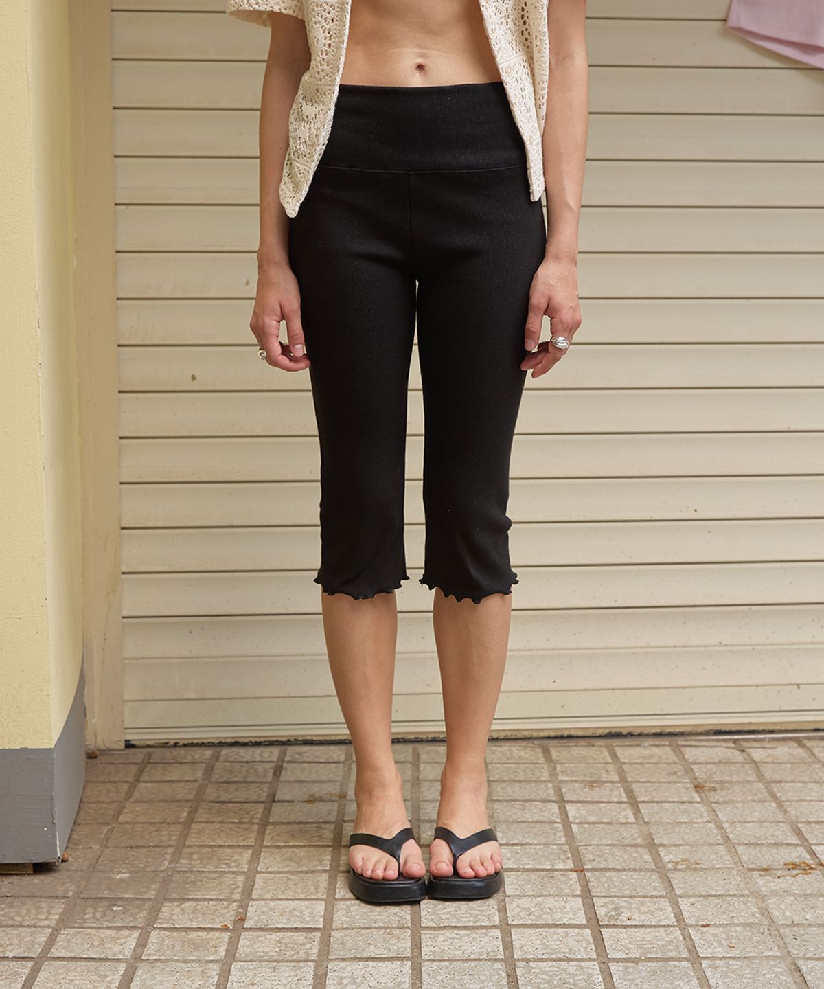 어패럴아카이브(APPAREL ARCHIVE) Beina biker capri pants - Black