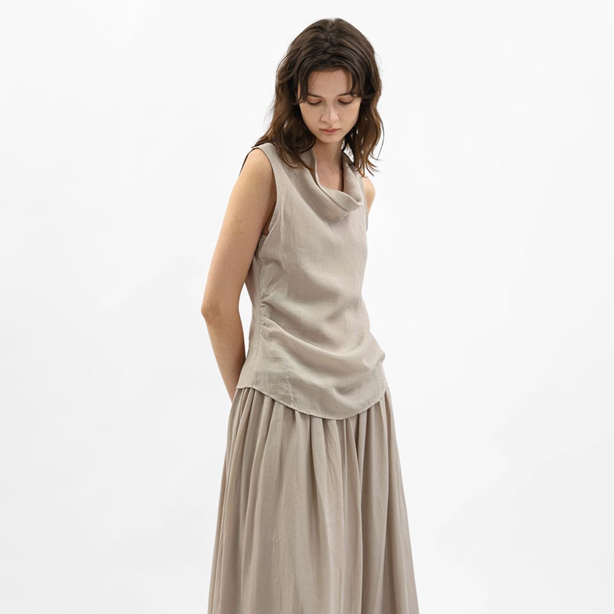 웬스데이딜라잇(WEDNESDAY DELIGHT) WD_Drape neck vest and midi skirt set_GRAY