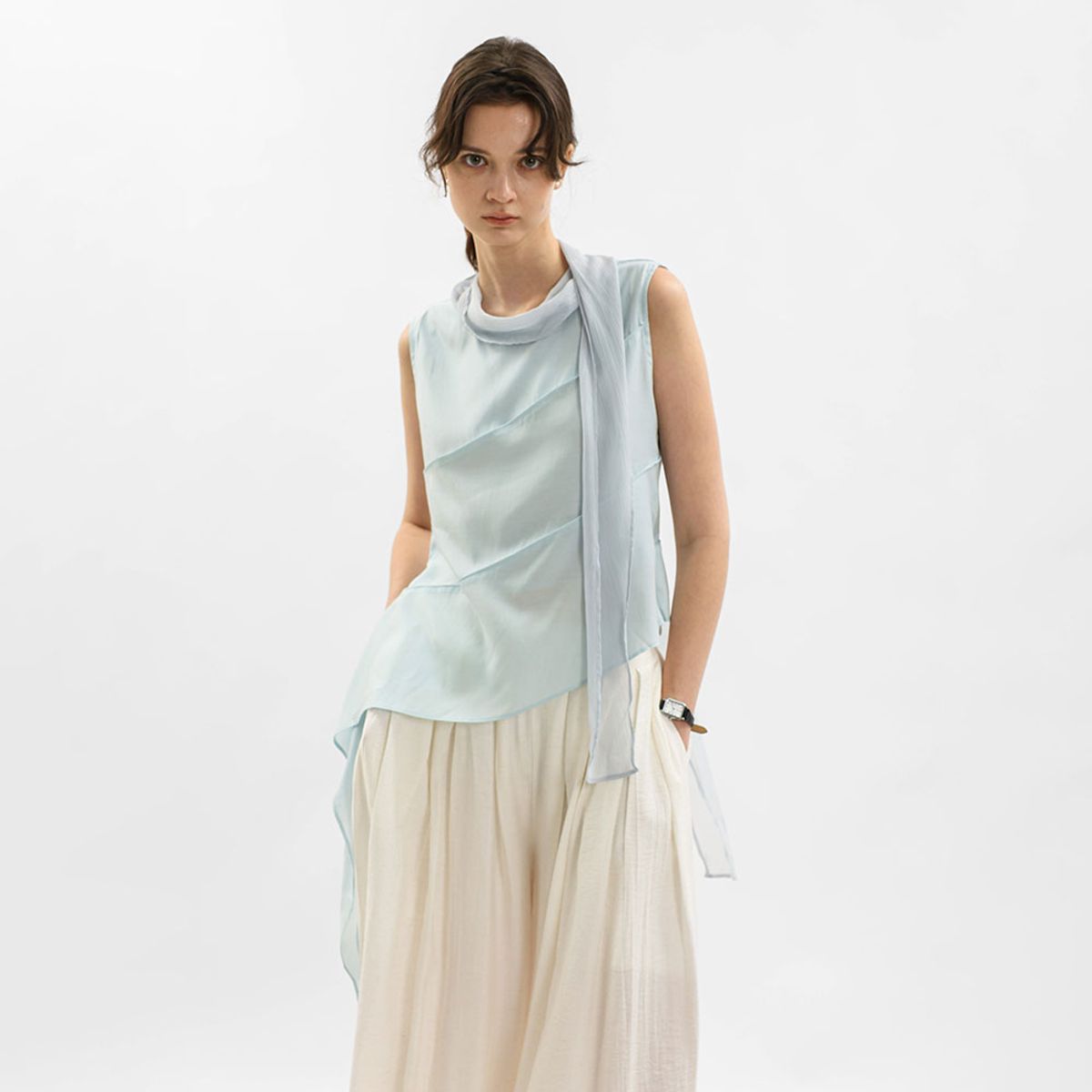 웬스데이딜라잇(WEDNESDAY DELIGHT) WD_Soft drape sleeveless top_BLUE
