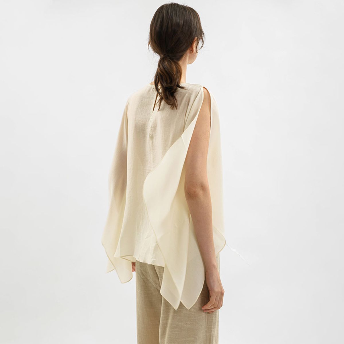 웬스데이딜라잇(WEDNESDAY DELIGHT) WD_Fluid layered sleeveless top_IVORY