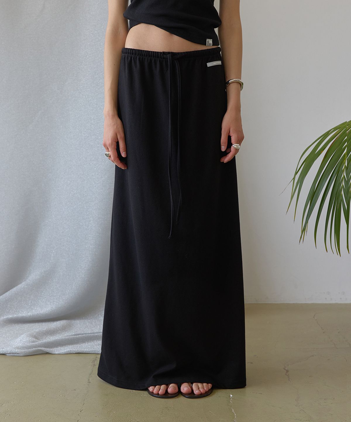 어패럴아카이브(APPAREL ARCHIVE) Softie maxi banding skirt - Black