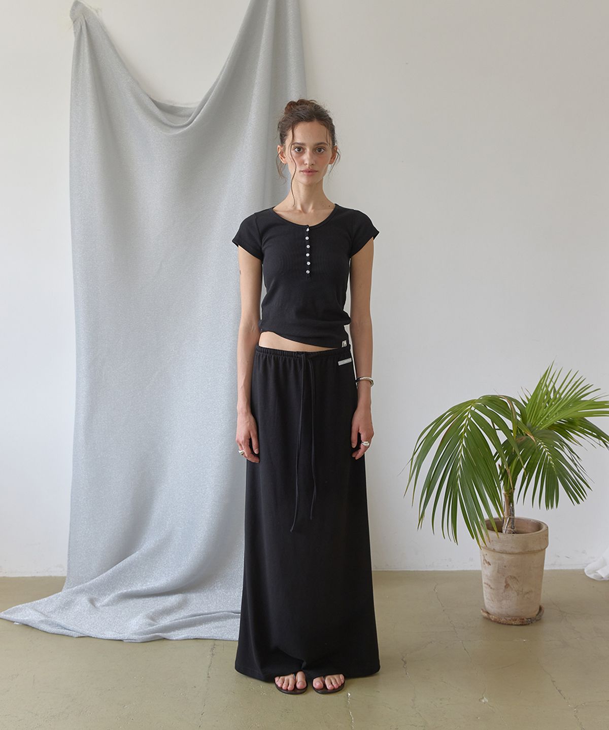 어패럴아카이브(APPAREL ARCHIVE) Softie maxi banding skirt - Black