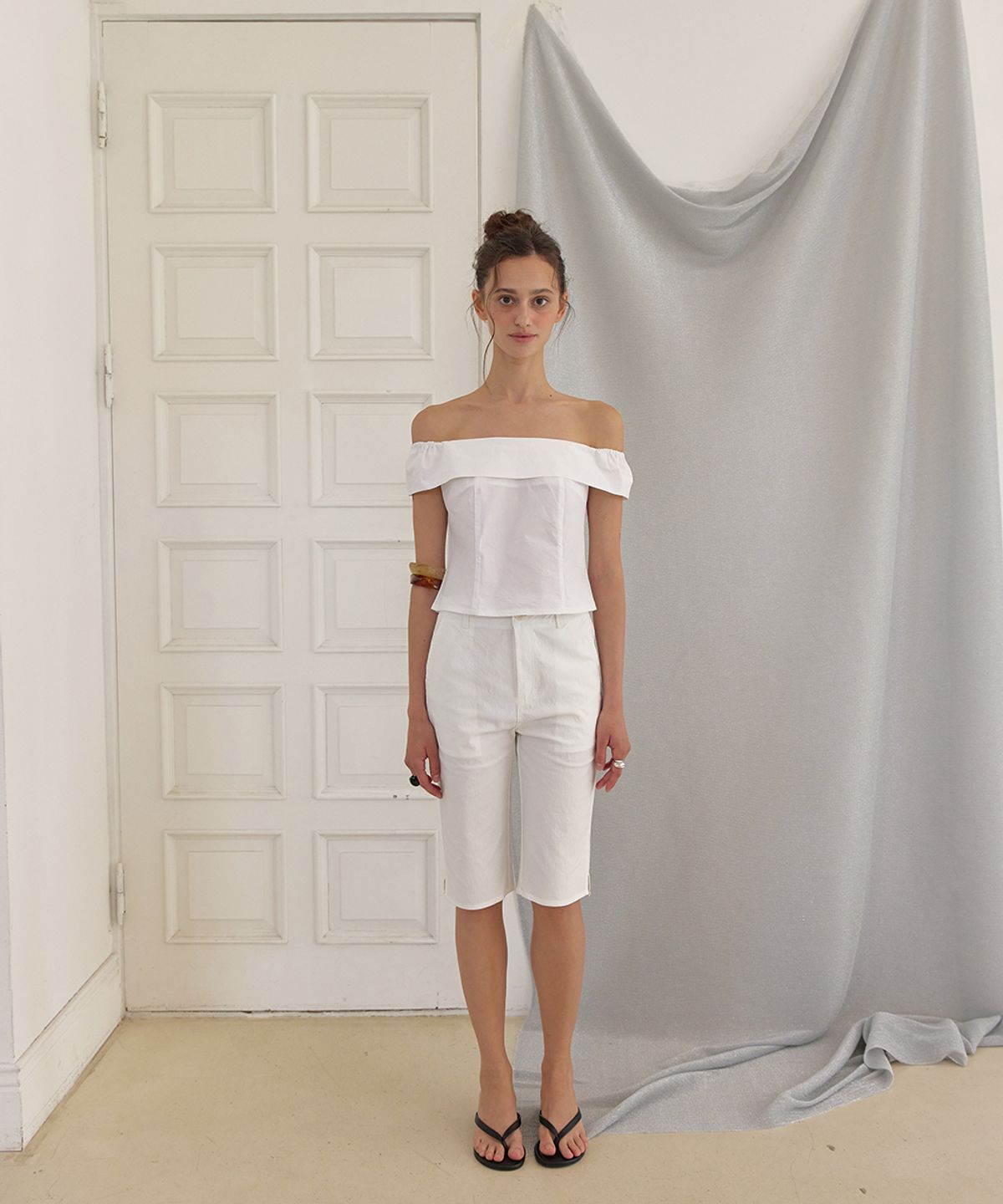 어패럴아카이브(APPAREL ARCHIVE) Miel capri slit pants - Ivory