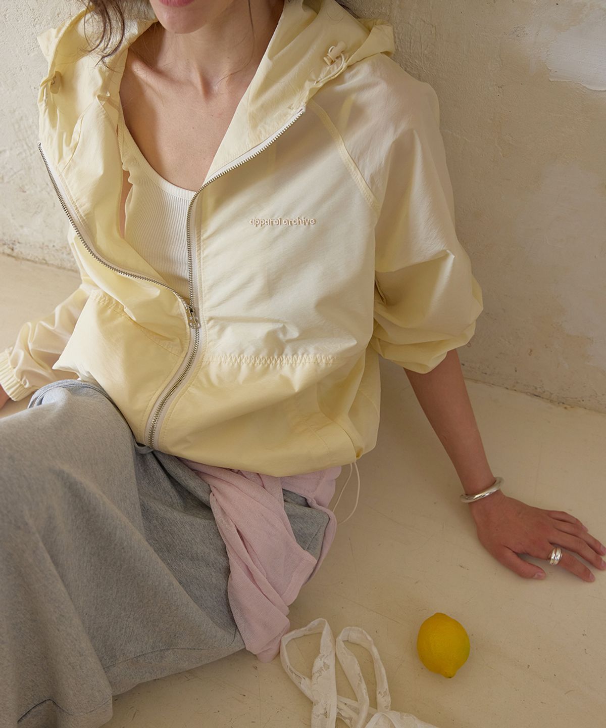 어패럴아카이브(APPAREL ARCHIVE) Lazy sheer nylon hoodie jumper - Butter