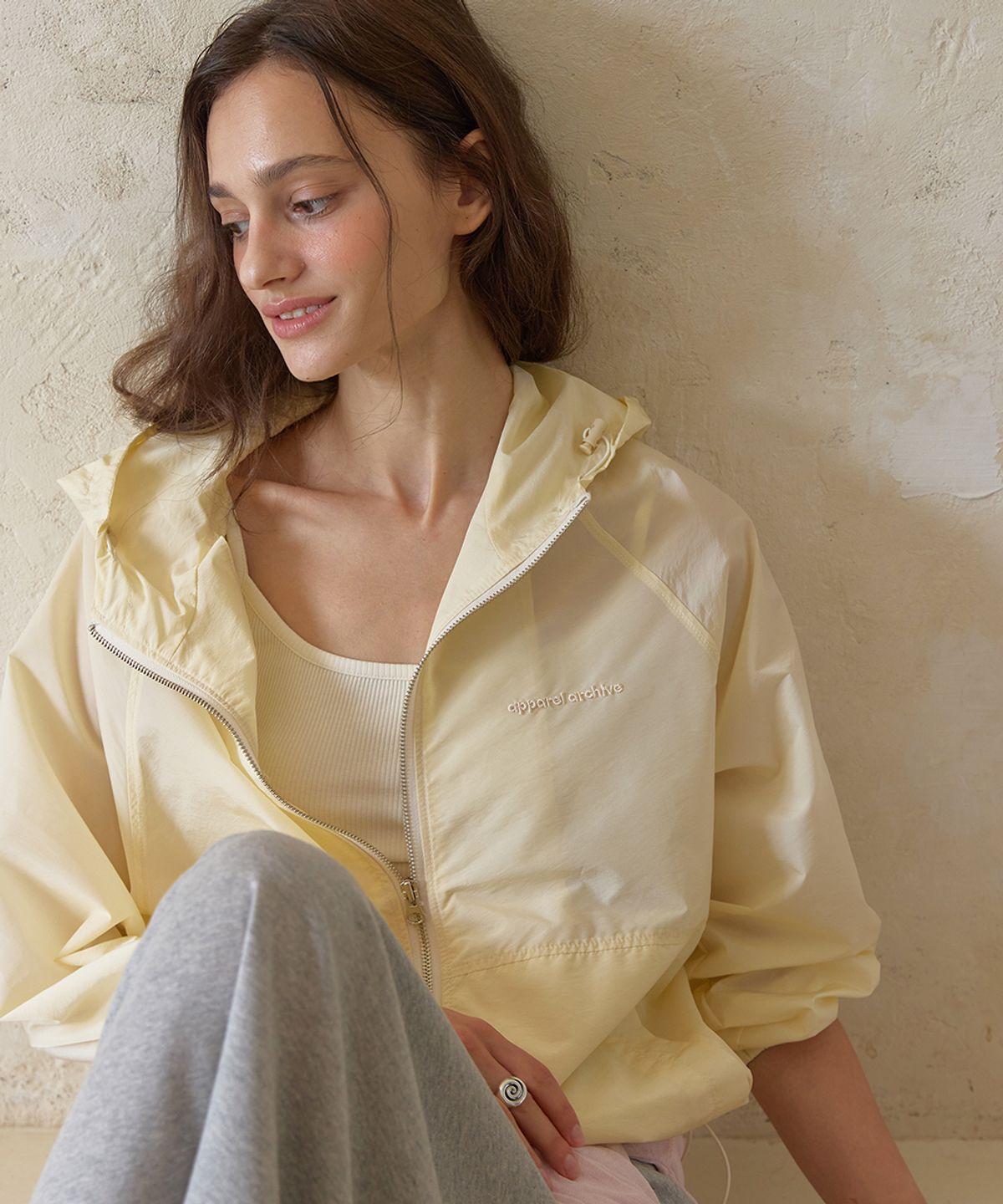 어패럴아카이브(APPAREL ARCHIVE) Lazy sheer nylon hoodie jumper - Butter