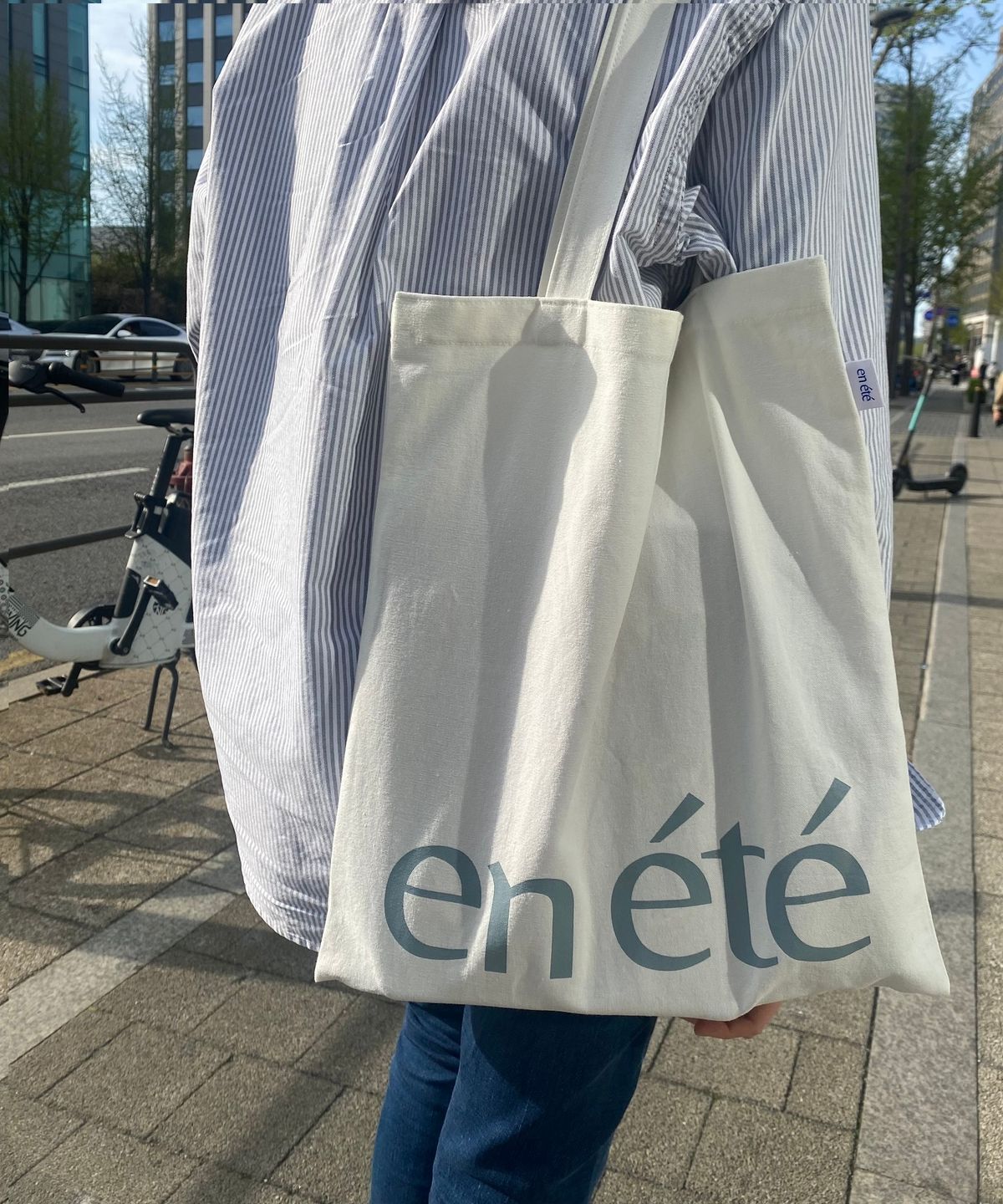 앙에떼(EN ÉTÉ) H013 (오프-화이트/윈터그레이 로고)_앙에떼 시즈널 화이트 라인
