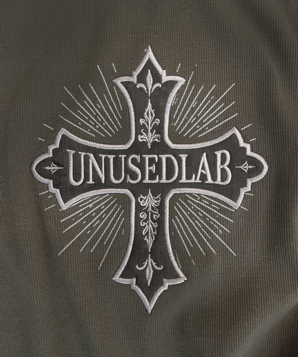 언유즈랩(UNUSEDLAB) 크로스패치  스트링 슬리브리스 탑 (카키)