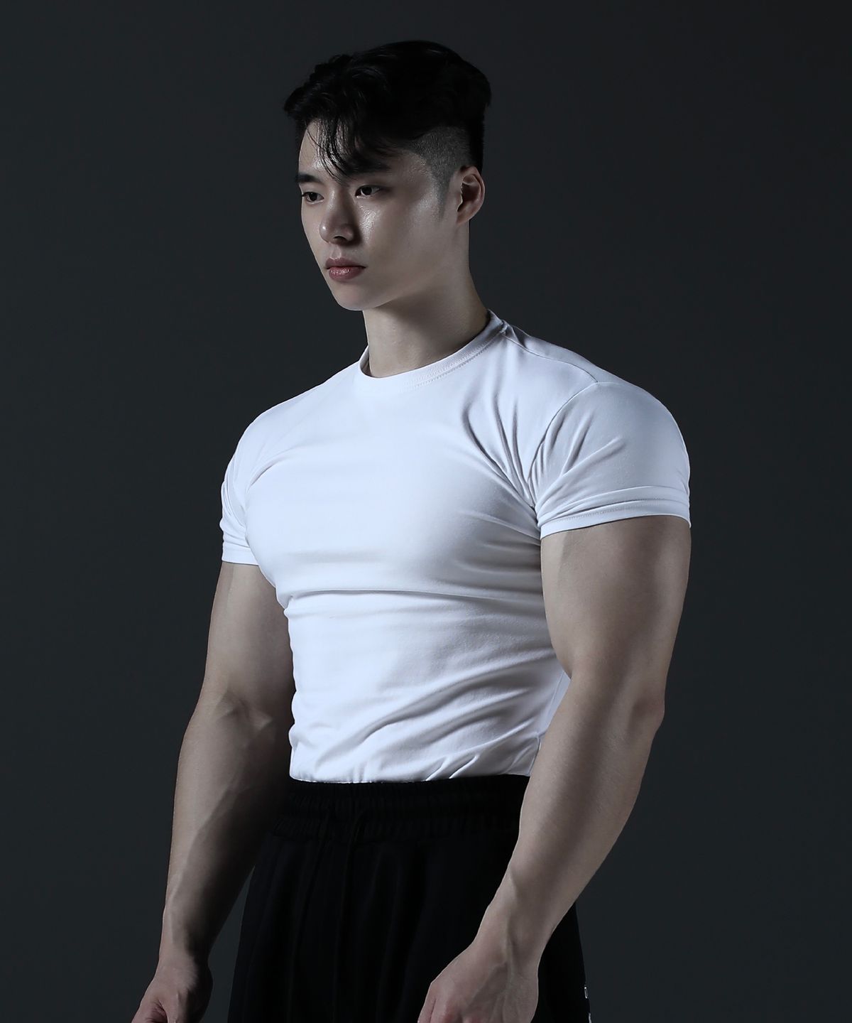 카미드(CARMID) 노블 쉐도우 로고 반팔 [화이트]