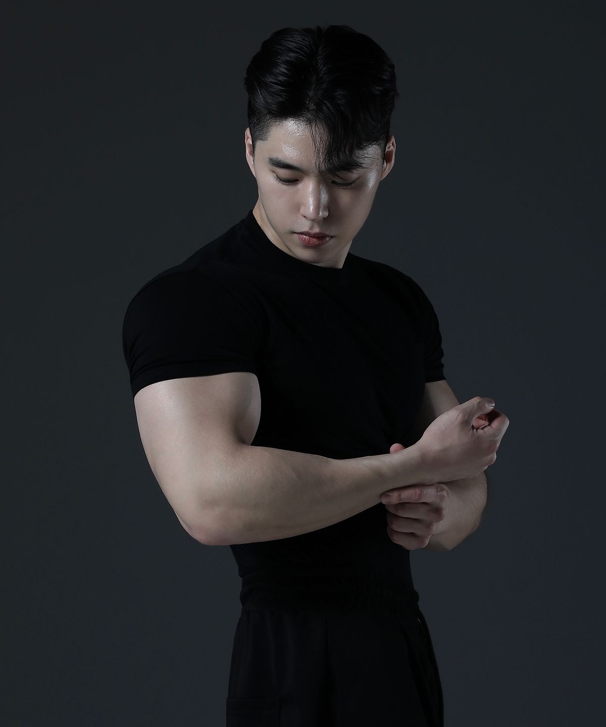 카미드(CARMID) 노블 쉐도우 로고 반팔 [블랙]