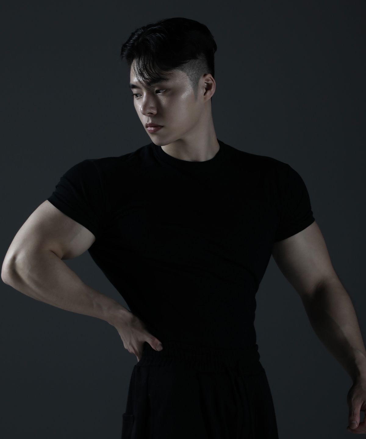 카미드(CARMID) 노블 쉐도우 로고 반팔 [블랙]