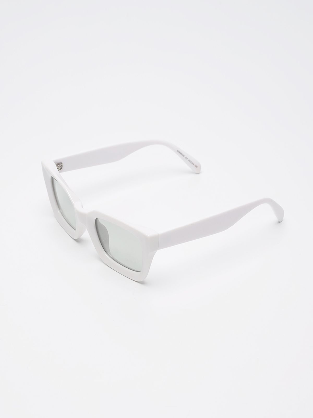 루카디스(LOOKATHIS) LS36 Kagoshima White