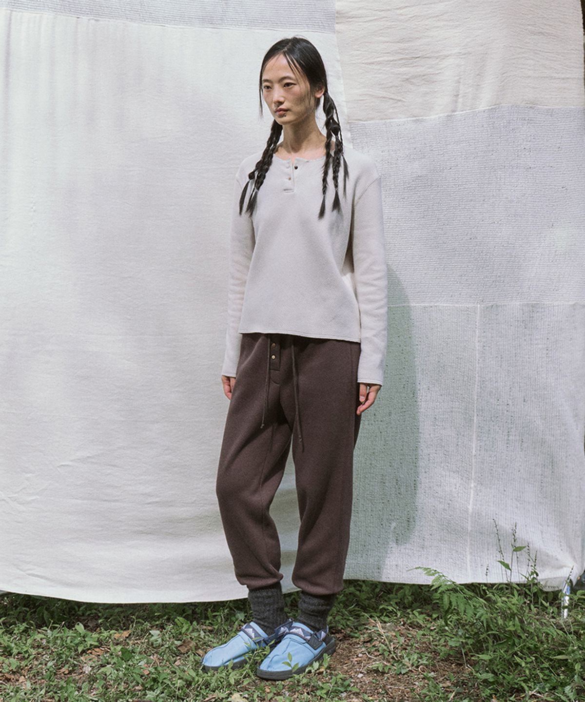 모노크롬(MONOCHROME) mons t-shirt (light beige)
