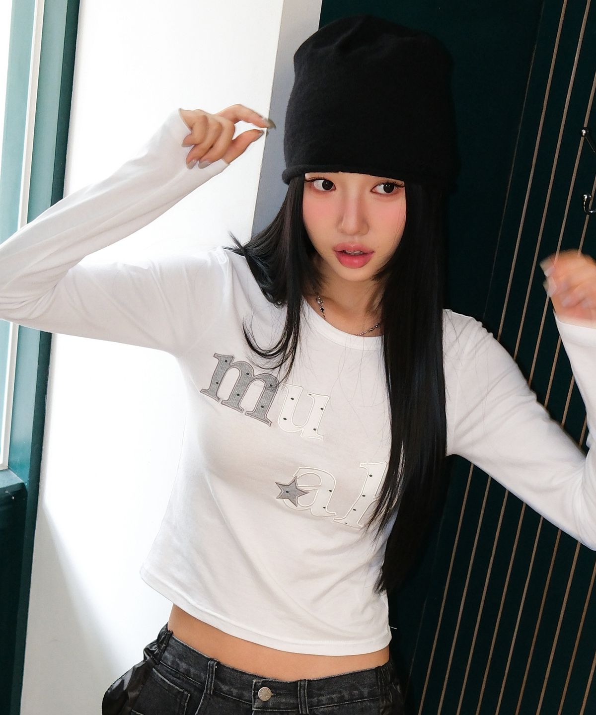 무아무아(MUAHMUAH) 도트 스타 패치 긴팔 티셔츠 [화이트]