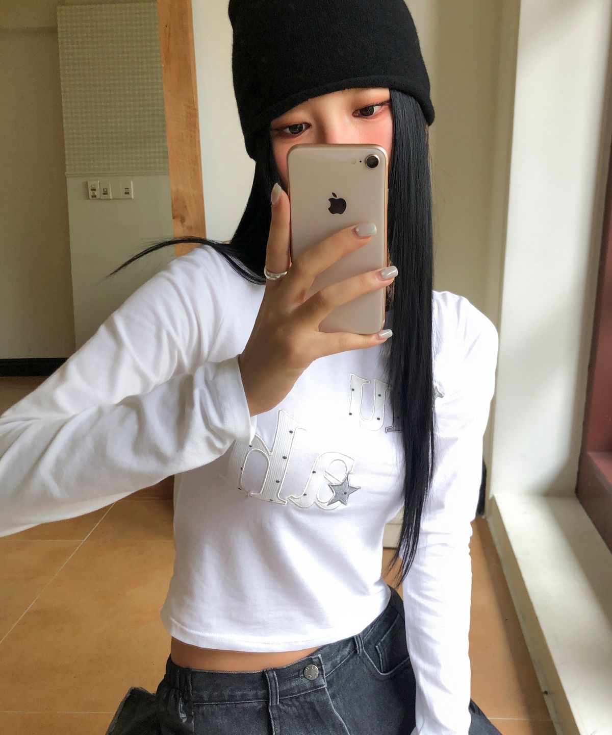 무아무아(MUAHMUAH) 도트 스타 패치 긴팔 티셔츠 [화이트]