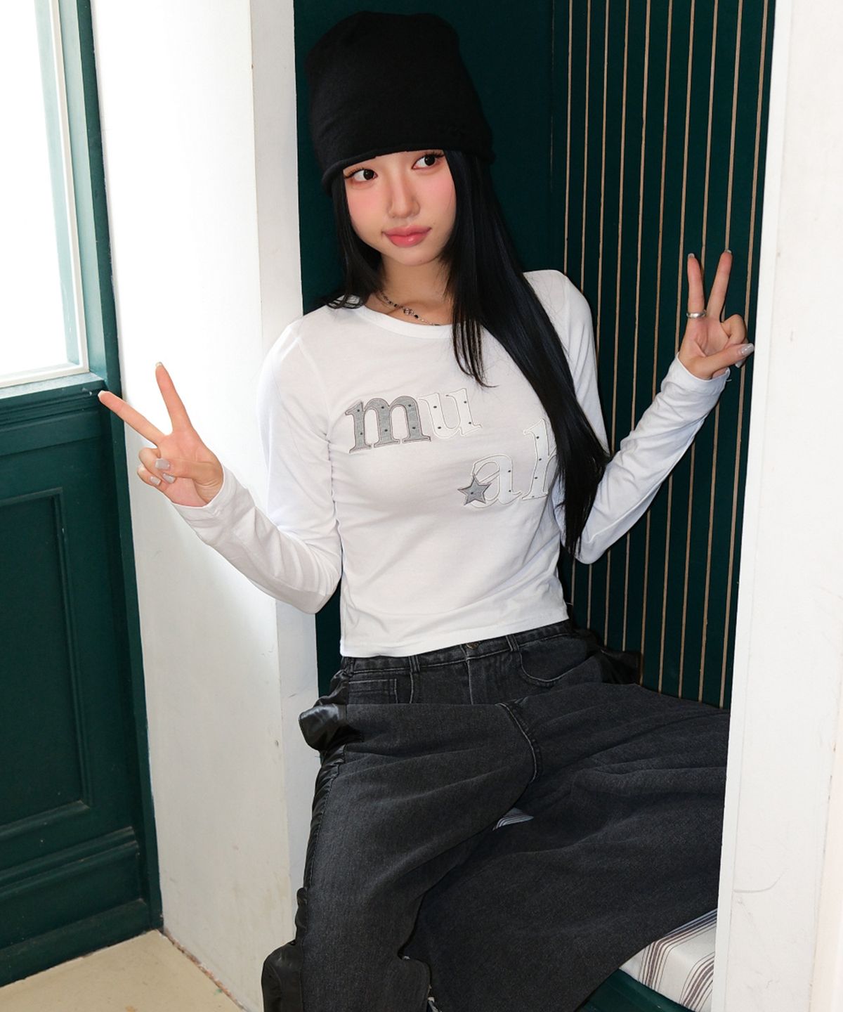 무아무아(MUAHMUAH) 도트 스타 패치 긴팔 티셔츠 [화이트]