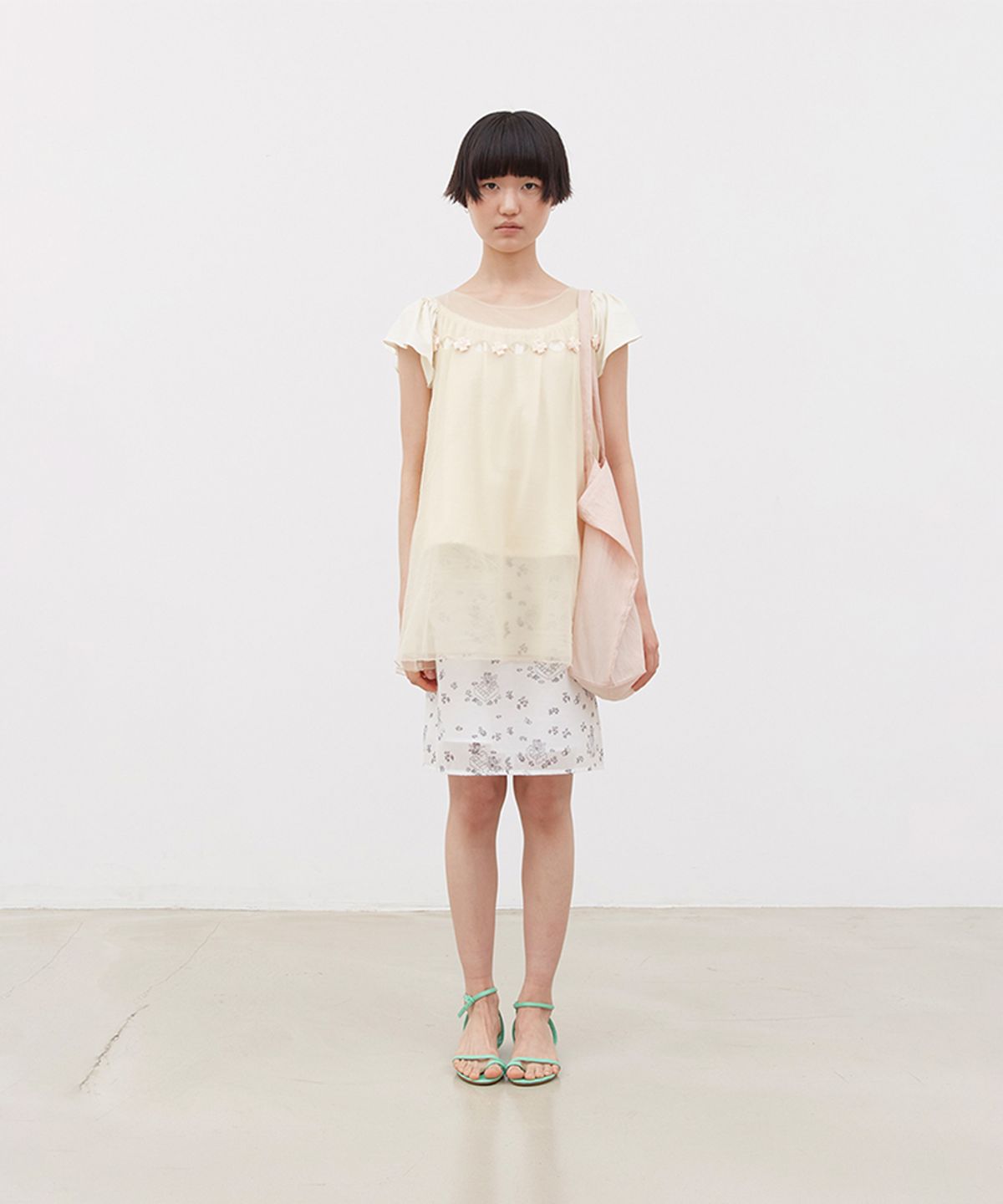 코스모스(COSMOSS) SHEER STEPS GIRL SKIRT (WHITE)