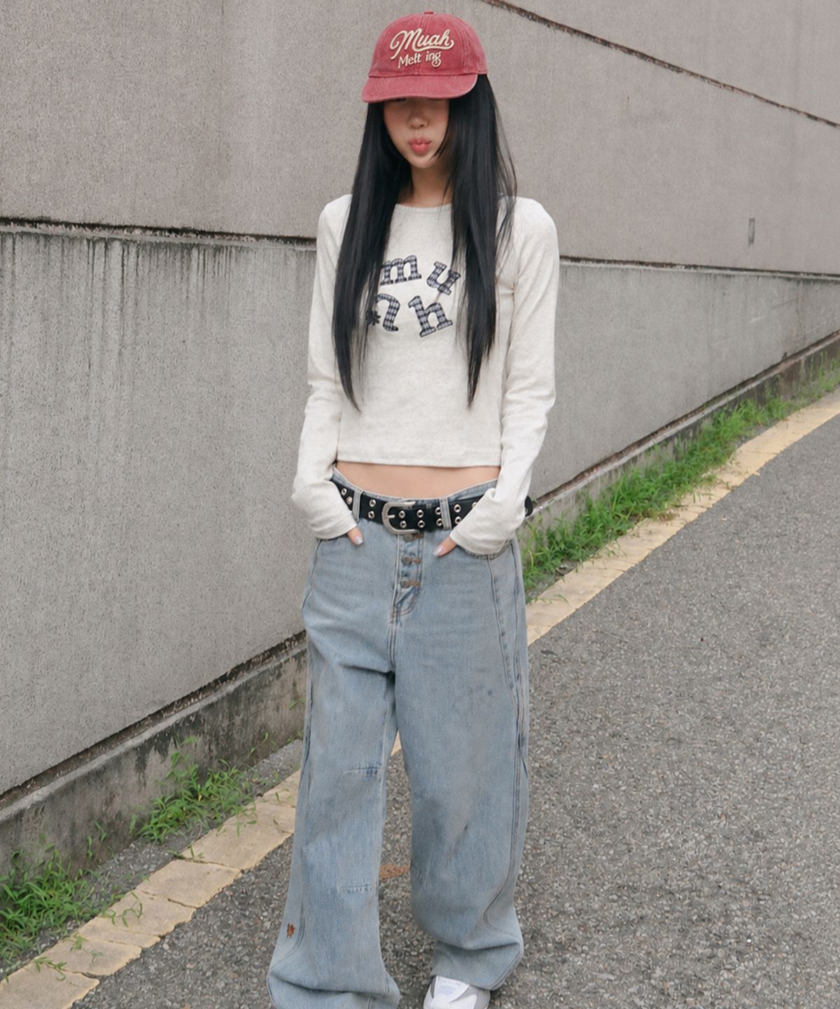 무아무아(MUAHMUAH) 더블체크 패치 긴팔티 [오트밀]