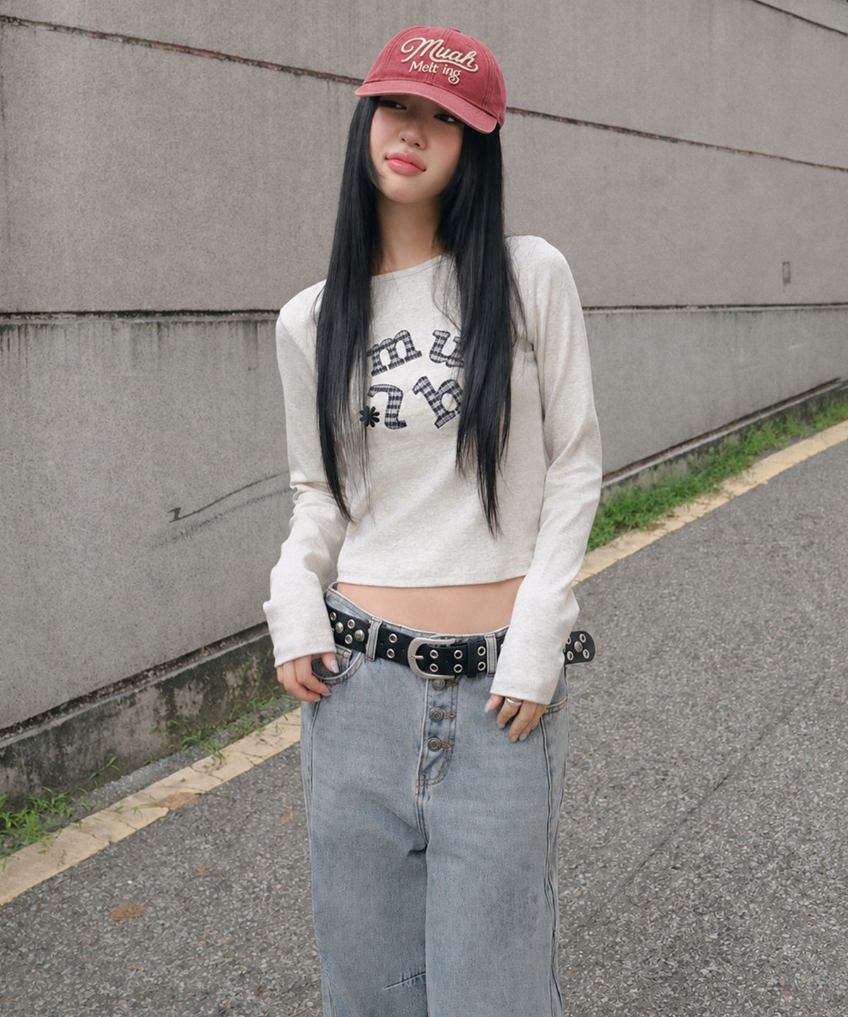 무아무아(MUAHMUAH) 더블체크 패치 긴팔티 [오트밀]