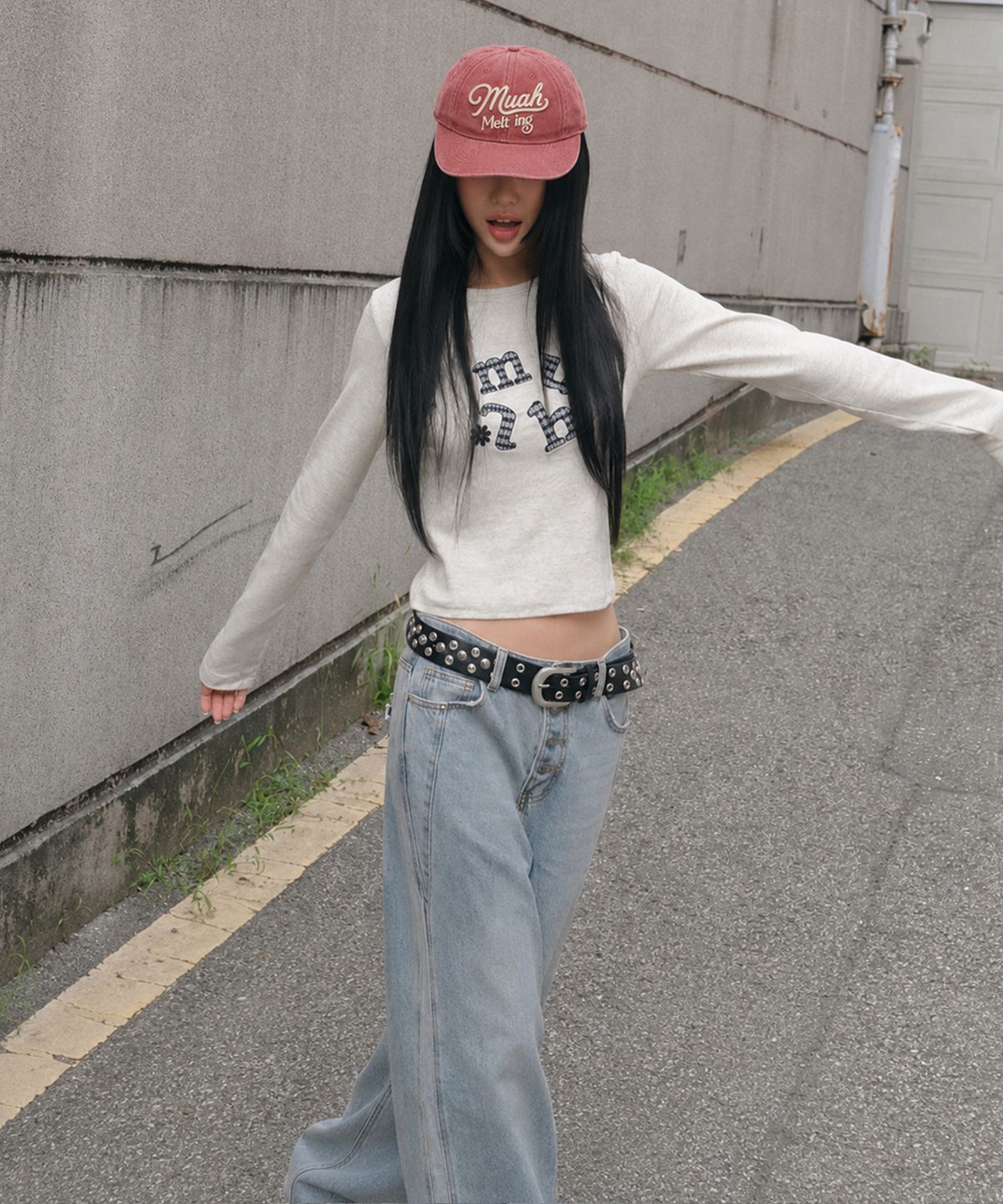 무아무아(MUAHMUAH) 더블체크 패치 긴팔티 [오트밀]