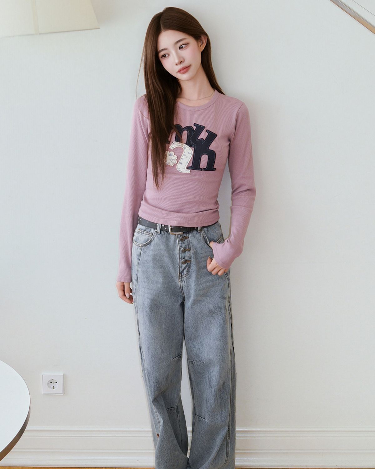 무아무아(MUAHMUAH) A플라워 아플리케 패치 긴팔티 [로즈핑크]