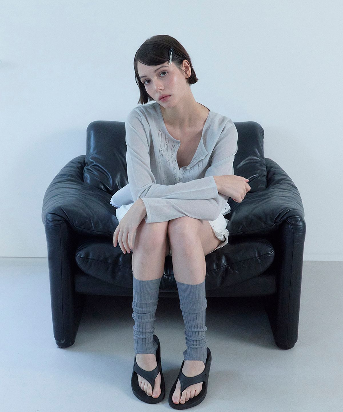베이비블루니들즈(BABYBLUENEEDLES) Glossy Crochet Knit Cardigan SILVER GREY