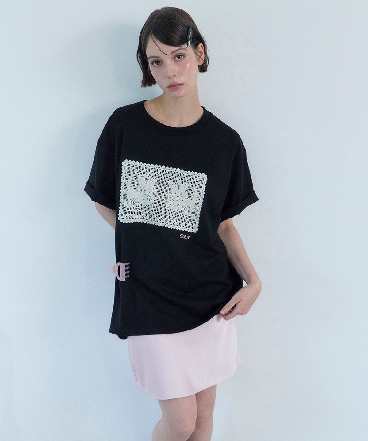 베이비블루니들즈(BABYBLUENEEDLES) Kitten Crochet T-Shirt BLACK