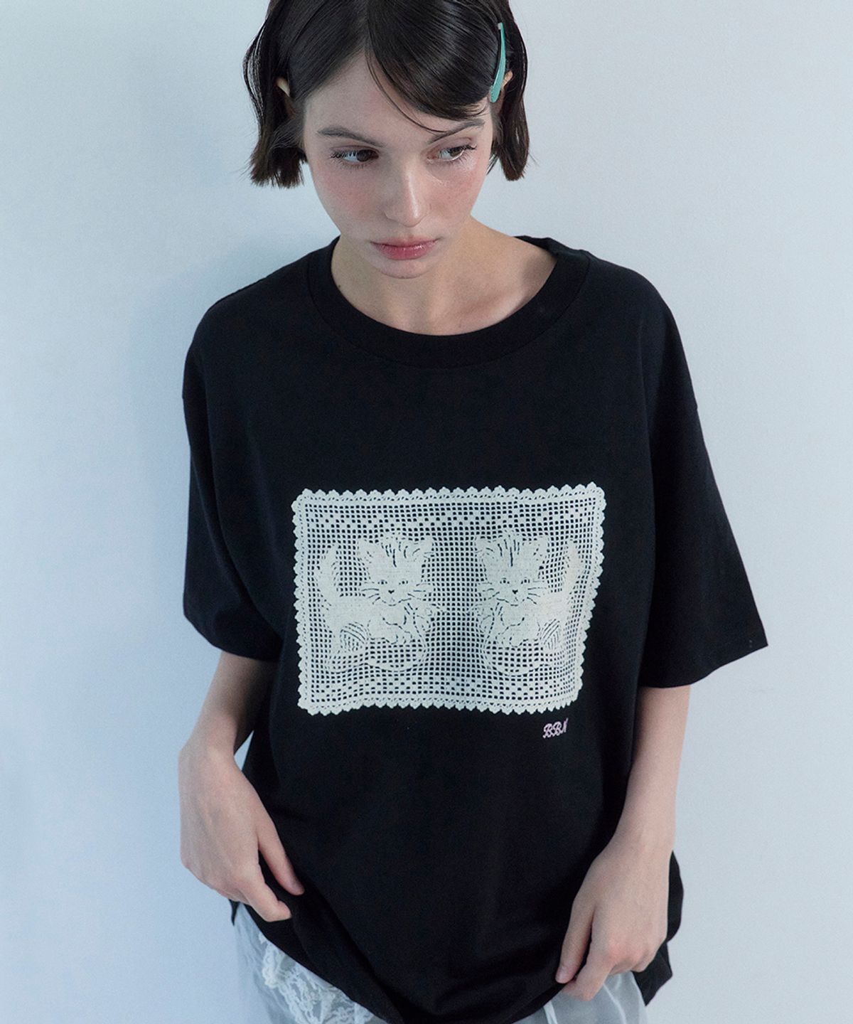 베이비블루니들즈(BABYBLUENEEDLES) Kitten Crochet T-Shirt BLACK