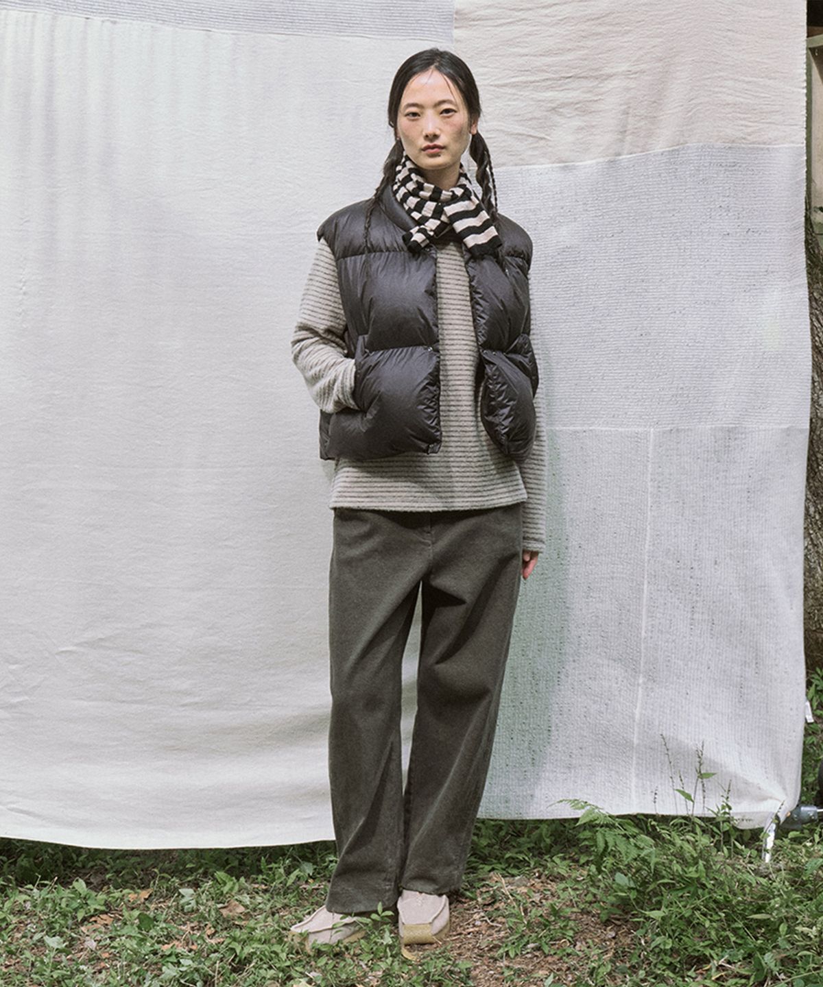 모노크롬(MONOCHROME) dale down vest (black)