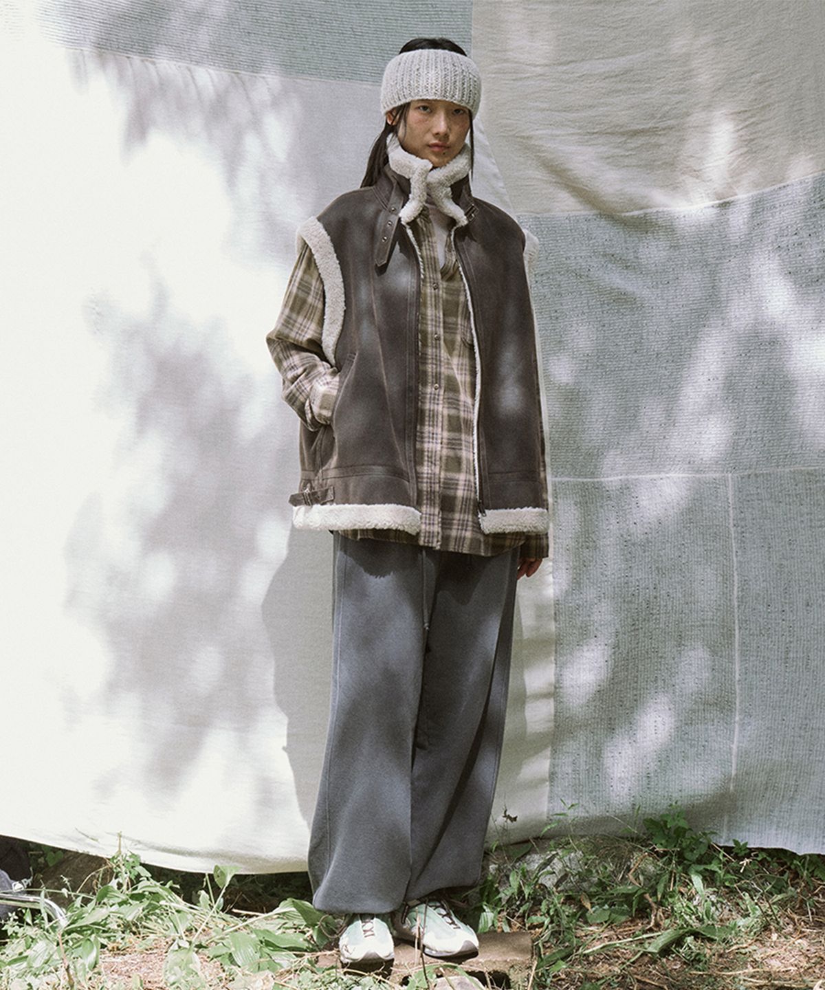 모노크롬(MONOCHROME) hoo vest (brown)