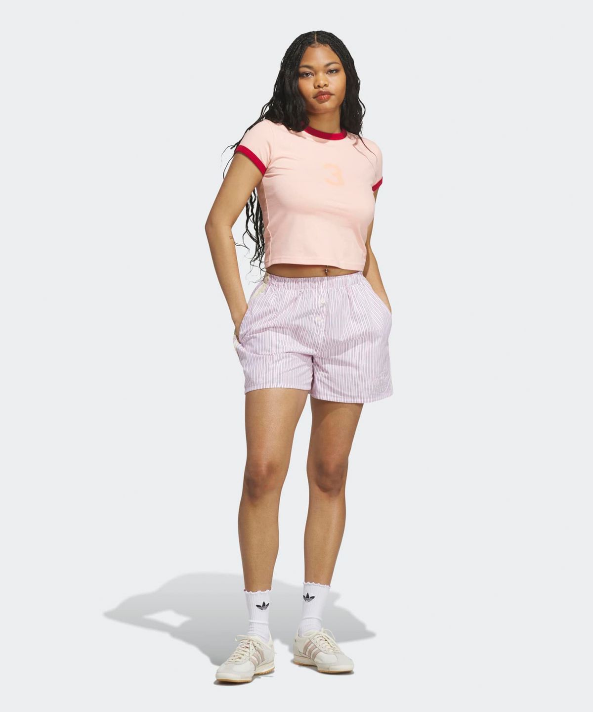 아디다스(ADIDAS) 스트라이프 박스 숏 팬츠 - 화이트:레드:세미핑크글로우 / KT8006