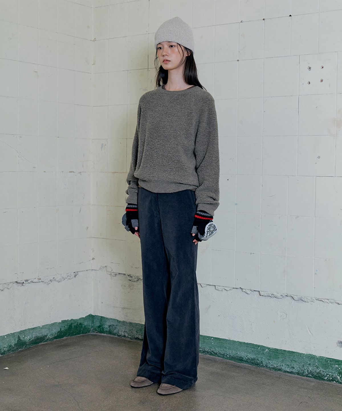 모노크롬(MONOCHROME) galee boucle pullover (khaki)