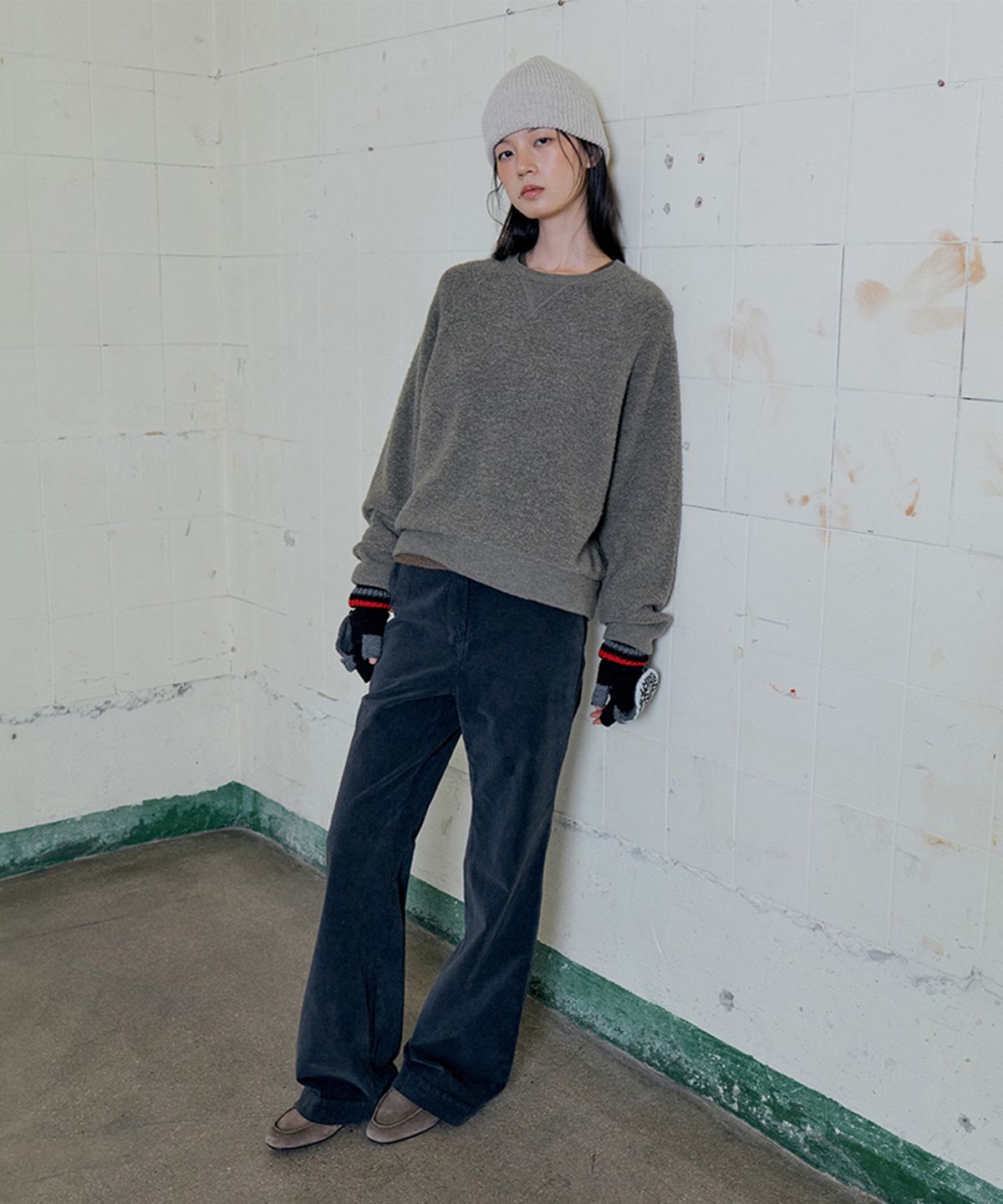 모노크롬(MONOCHROME) galee boucle pullover (khaki)