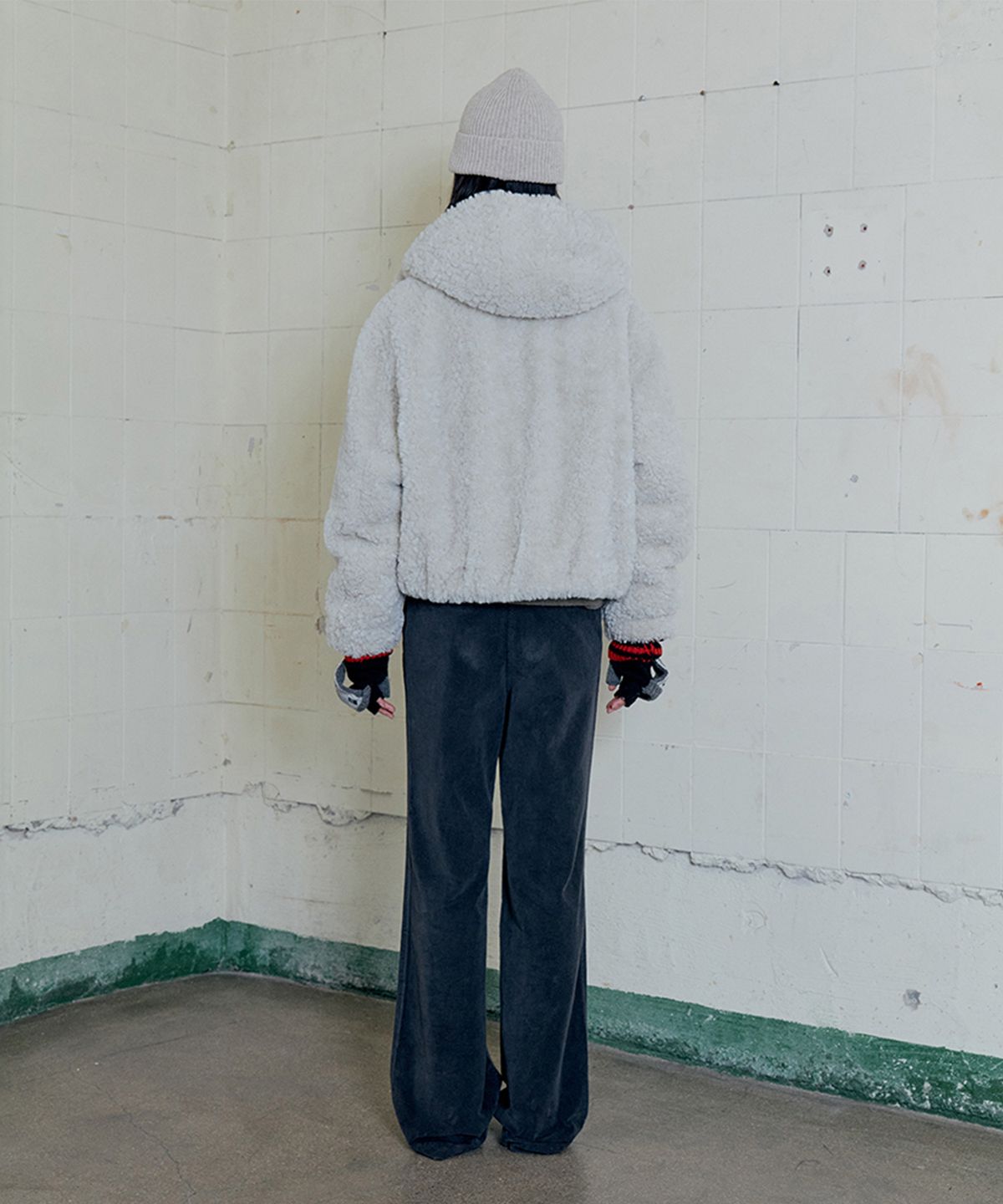 모노크롬(MONOCHROME) [online exclusive]25 ins fur jumper (light beige)