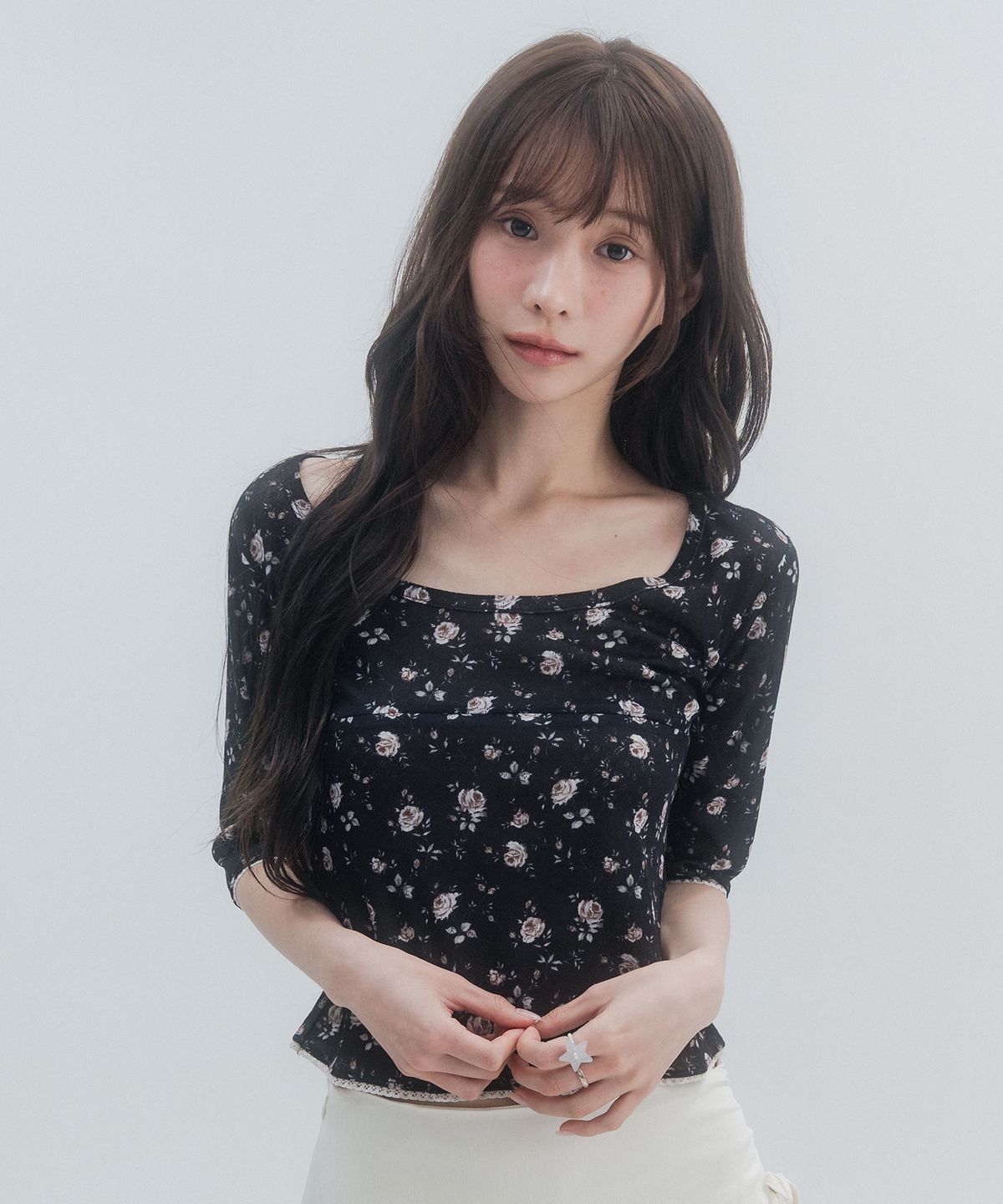 하이스쿨디스코(HIGH SCHOOL DISCO) 7부 레이스 플라워 티셔츠_블랙