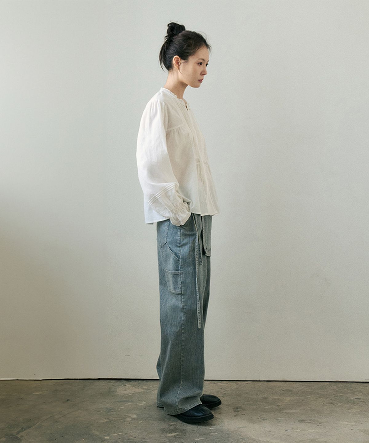 모노크롬(MONOCHROME) oa lace blouse (2color)