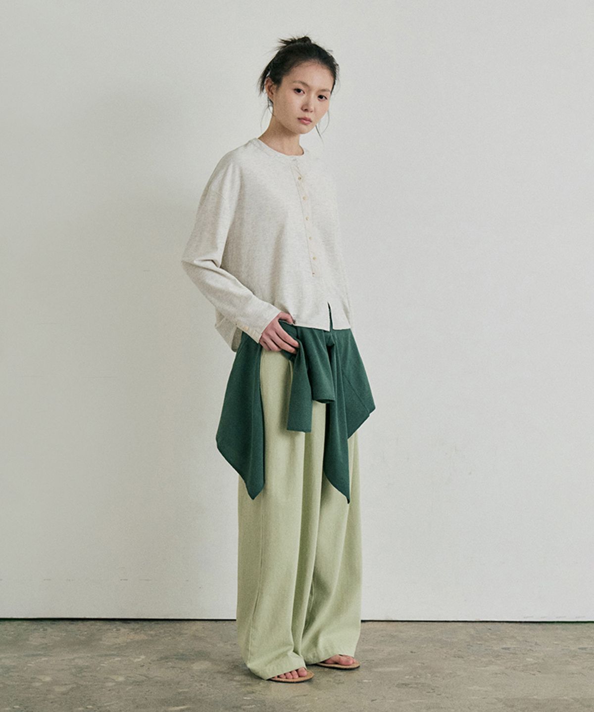 모노크롬(MONOCHROME) [online exclusive]26 muffin cardigan (2color)