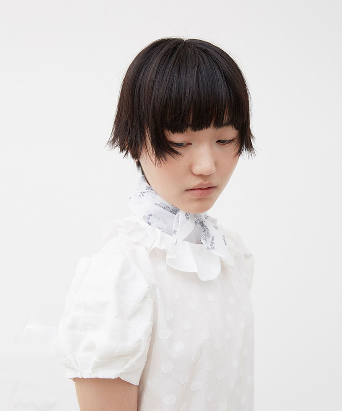 코스모스(COSMOSS) FRILL TUCK BLOUSE (WHITE DOTS)