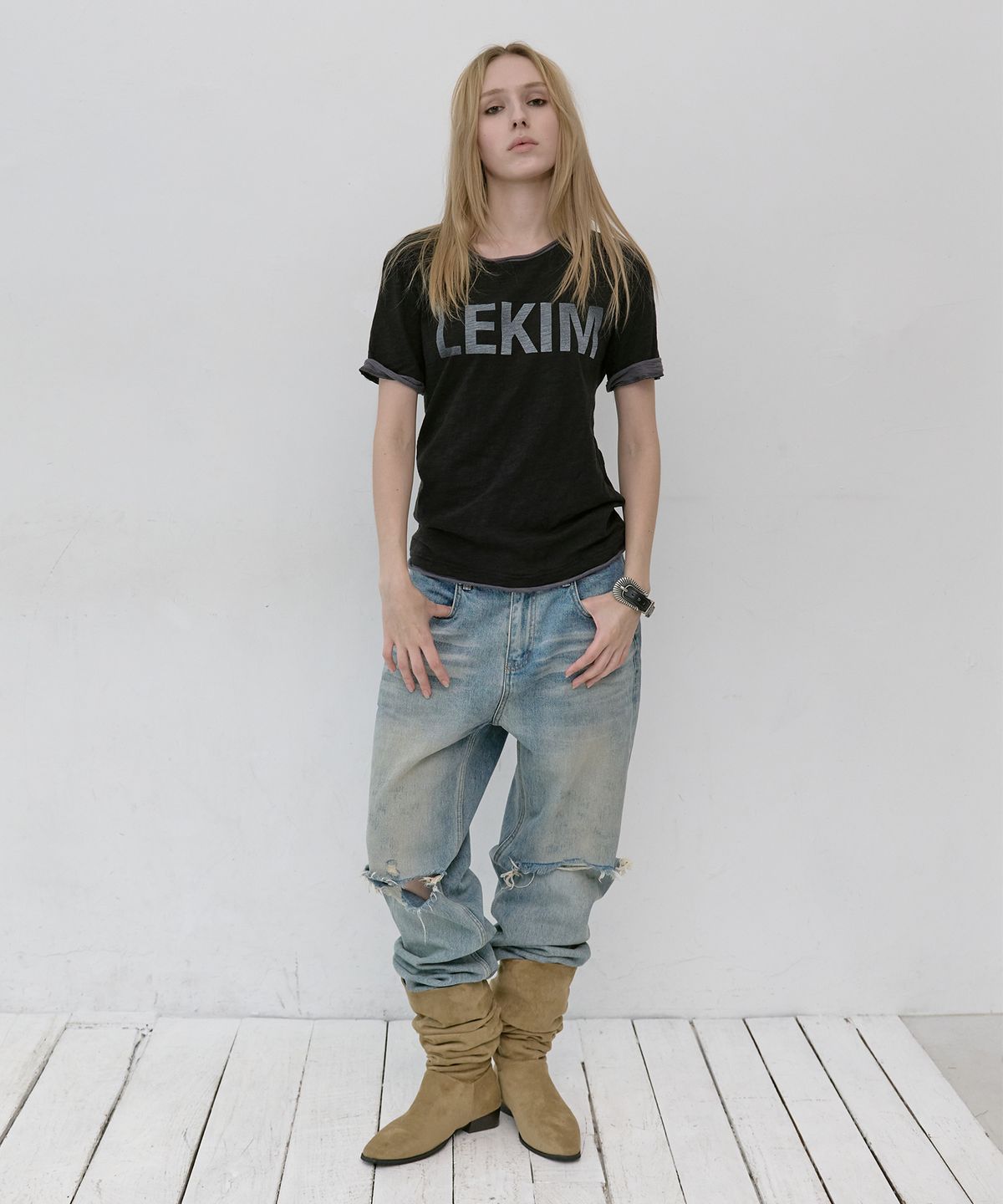 레킴(LEKIM) 레킴 로고 슬럽 티셔츠 (블랙)