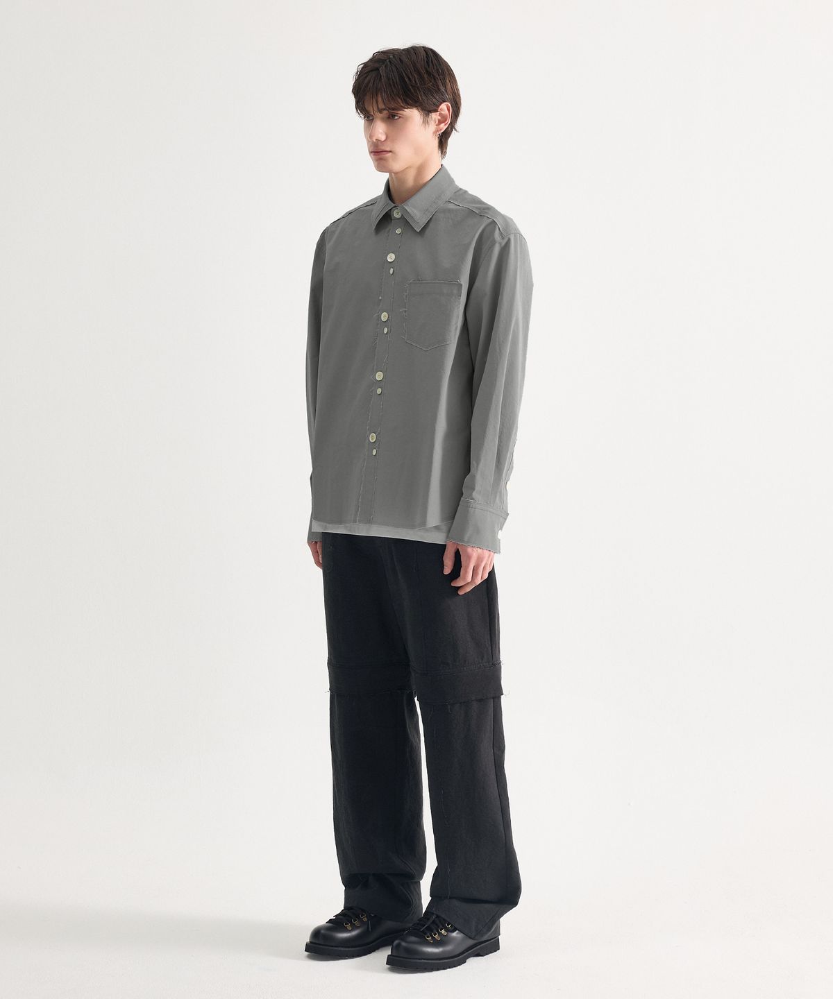 에이치직(H.JIK) Raw-Edge Irregular Button Shirt - Gray