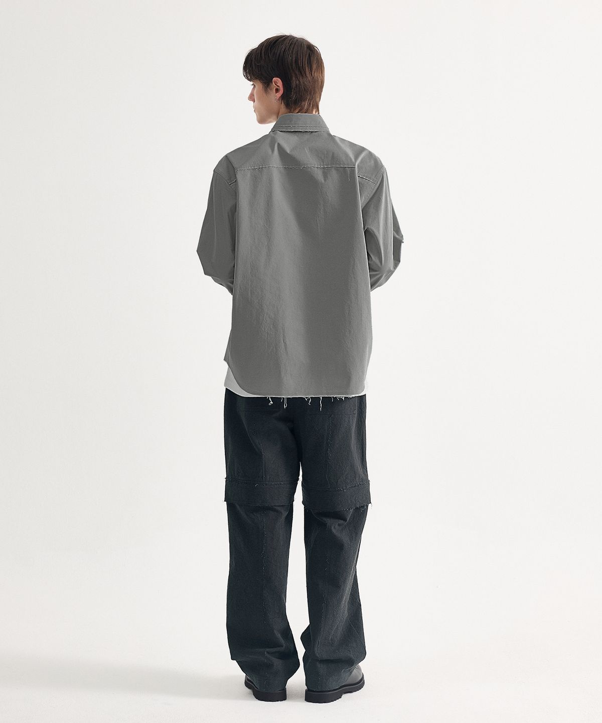 에이치직(H.JIK) Raw-Edge Irregular Button Shirt - Gray