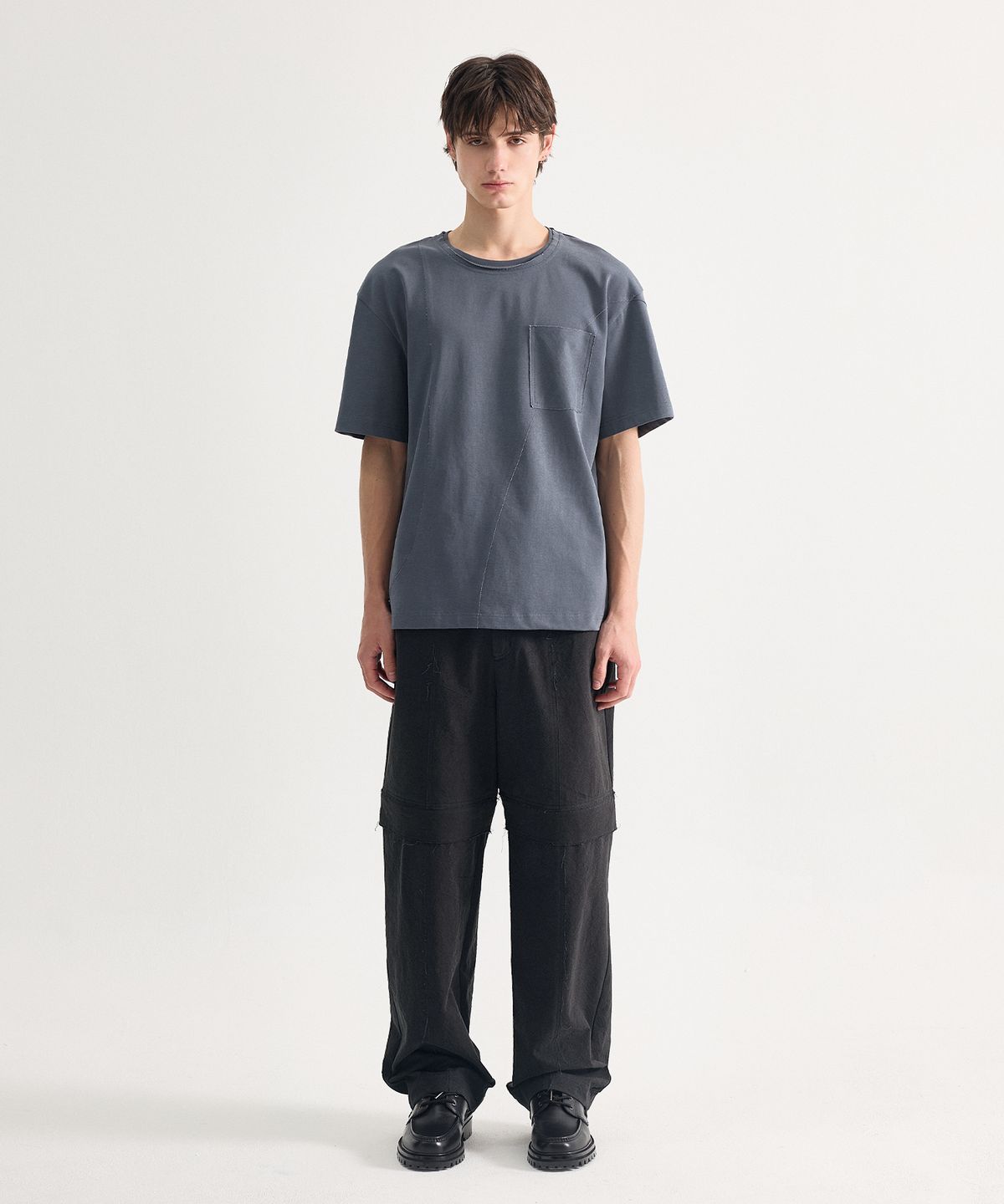 에이치직(H.JIK) Raw-edge Transformable Knee Zip Trousers - Dusty Black