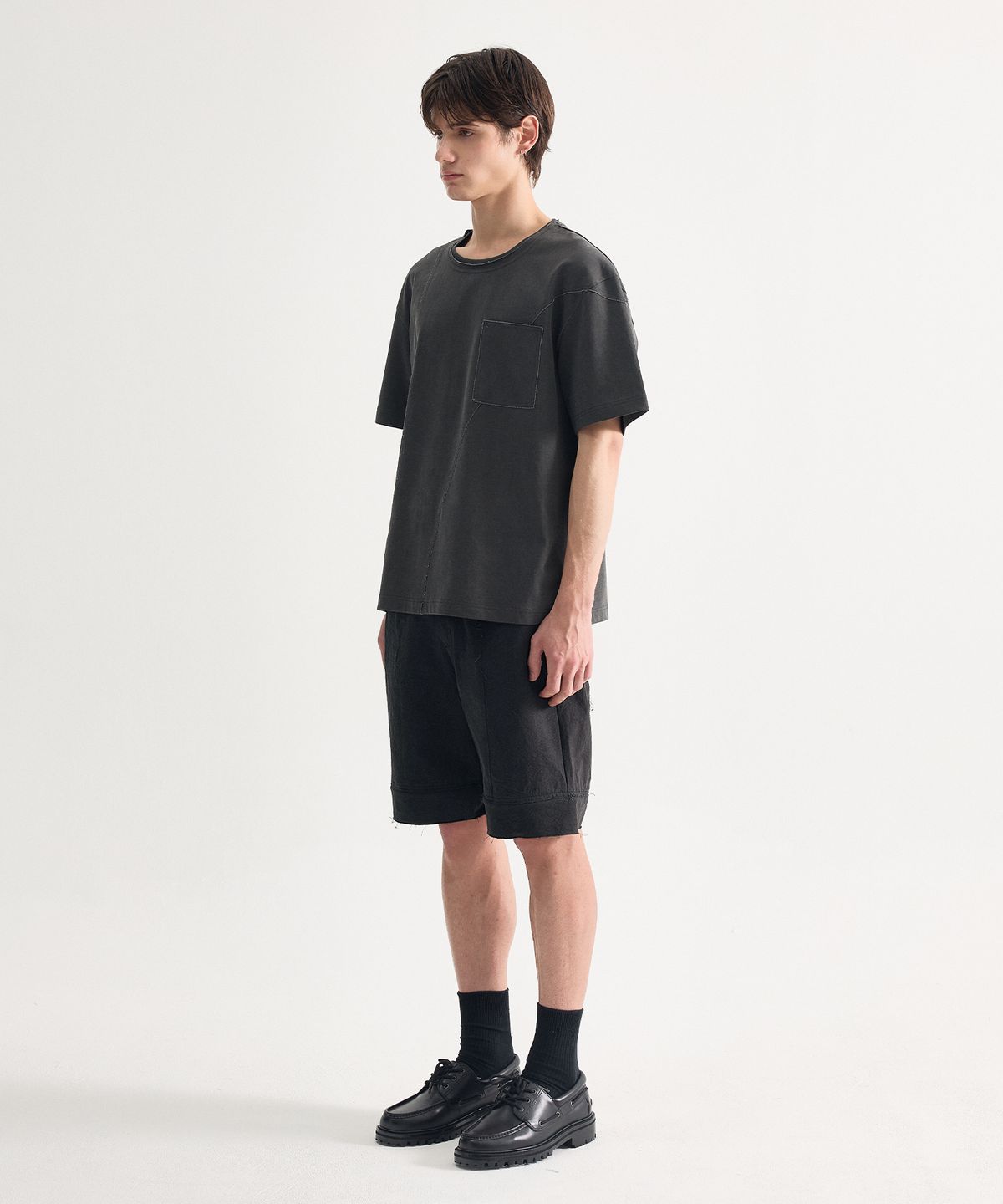 에이치직(H.JIK) Raw-edge Transformable Knee Zip Trousers - Dusty Black